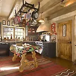 Cowboy Retreat Three-Bedroom Holiday Home
