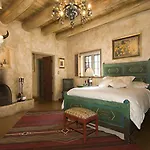 Cowboy Retreat Three-Bedroom Holiday Home